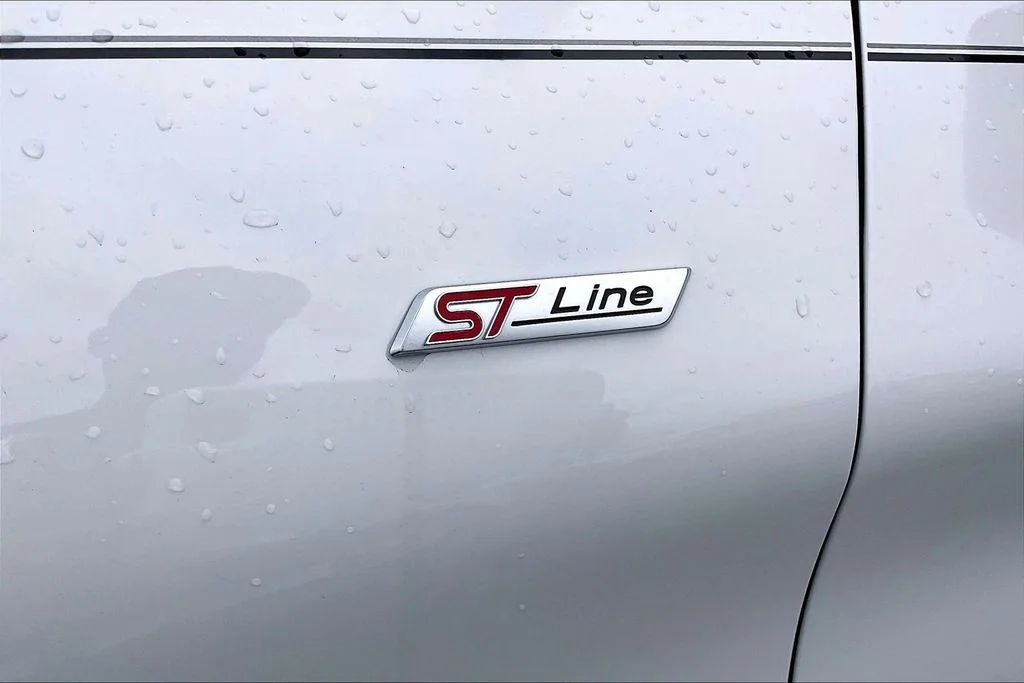 New 2026 Star White Metallic Tri-Coat Ford ST-Line image 7