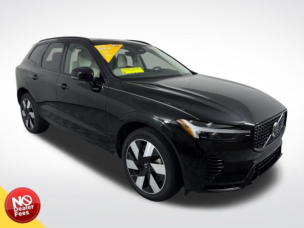 2025 Volvo XC60 Plus - Photo 1