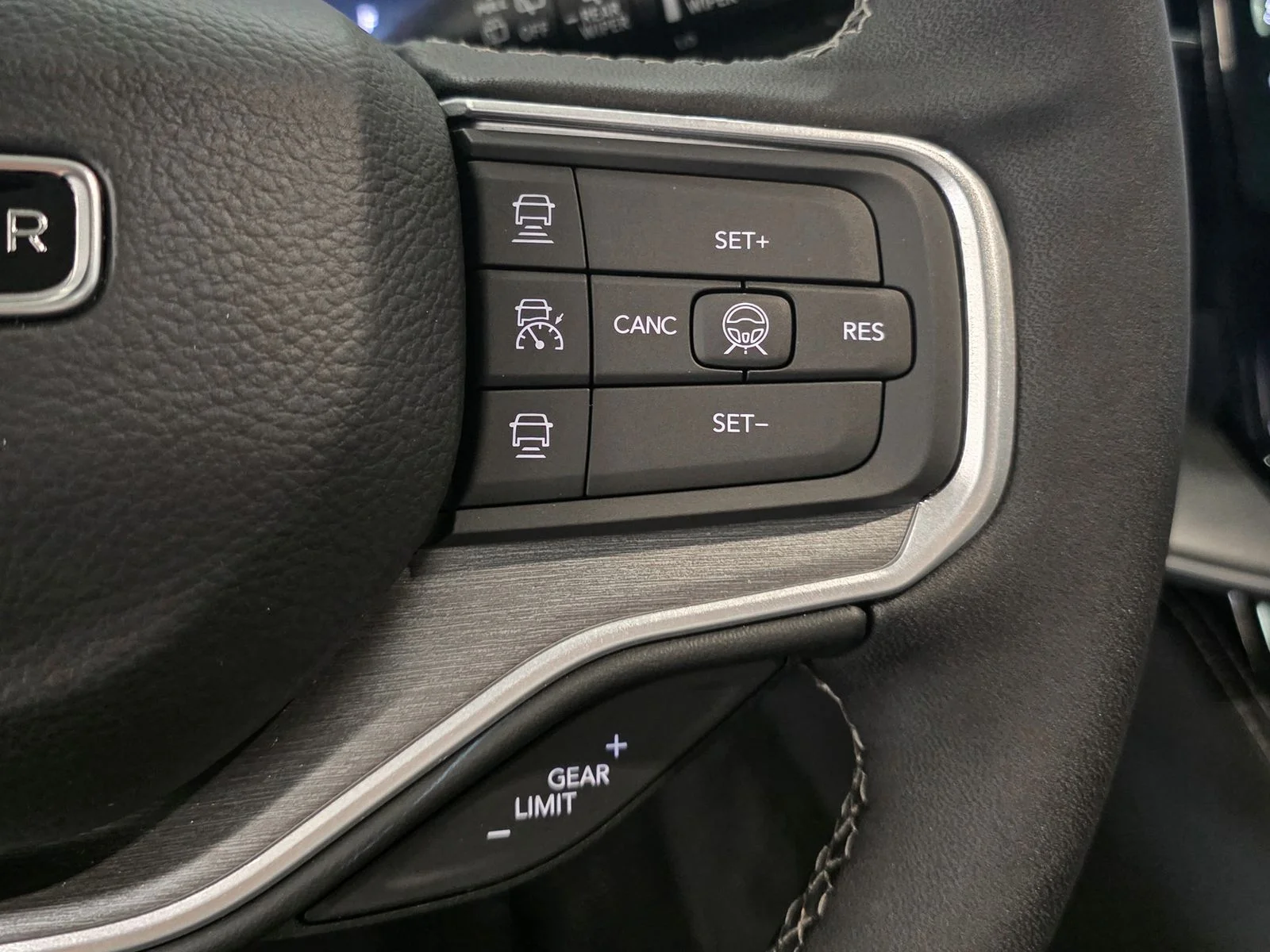New 2026 High Gloss Black Jeep Limited Reserve image 39
