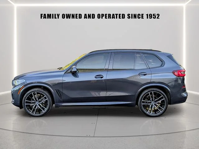 Used 2020 Gray BMW sDrive40i image 3