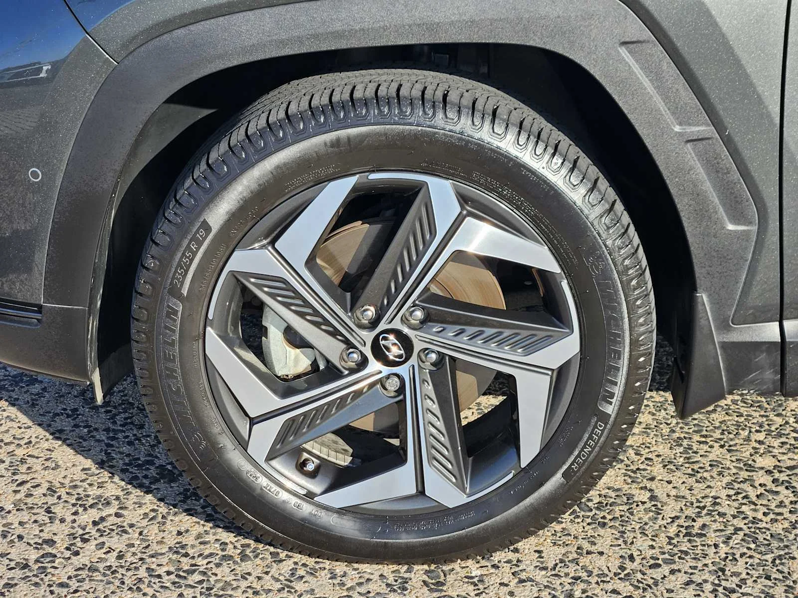Used 2023 Amazon Gray Hyundai Limited image 7
