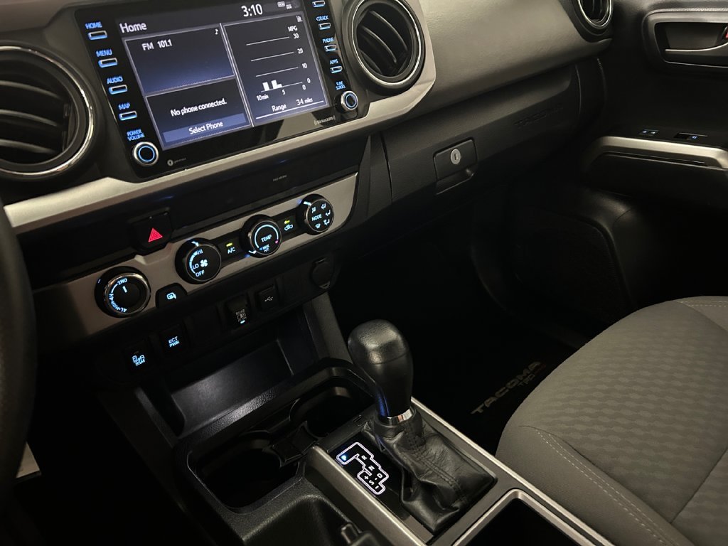 Used 2020  Toyota SR5 image 22