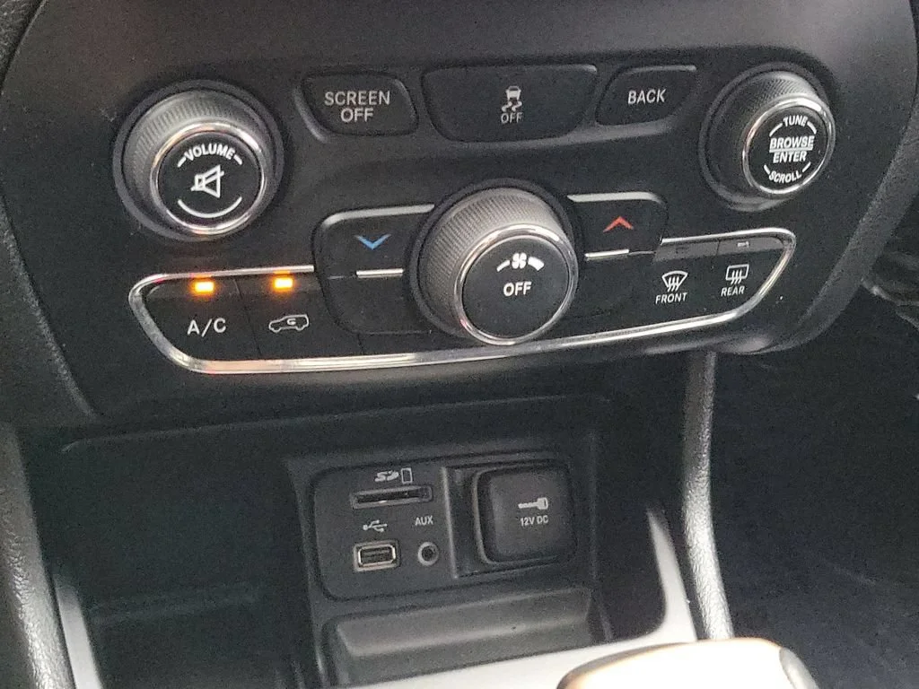 2017 Jeep Cherokee Latitude - Photo 16