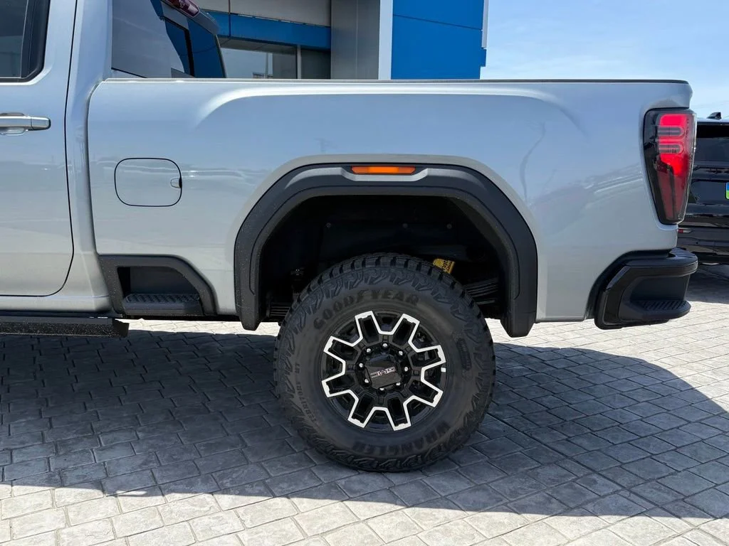 New 2026 Sterling Metallic GMC AT4X image 10