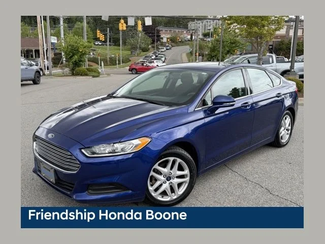 Used 2016 Blue Ford SE image 1