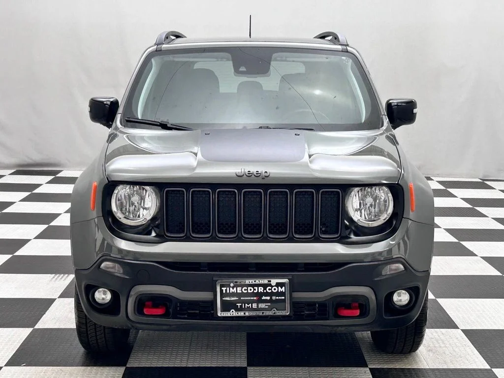 Used 2022 Gray Jeep Trailhawk image 3