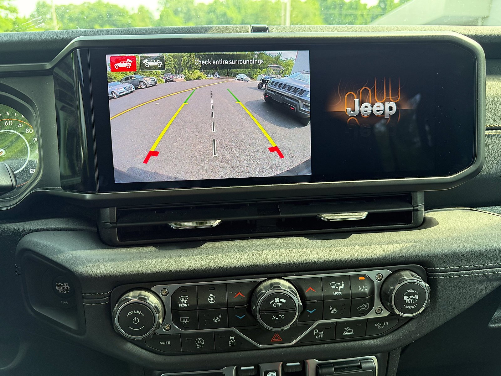 Used 2026 Mojito Clearcoat Jeep Sahara image 17