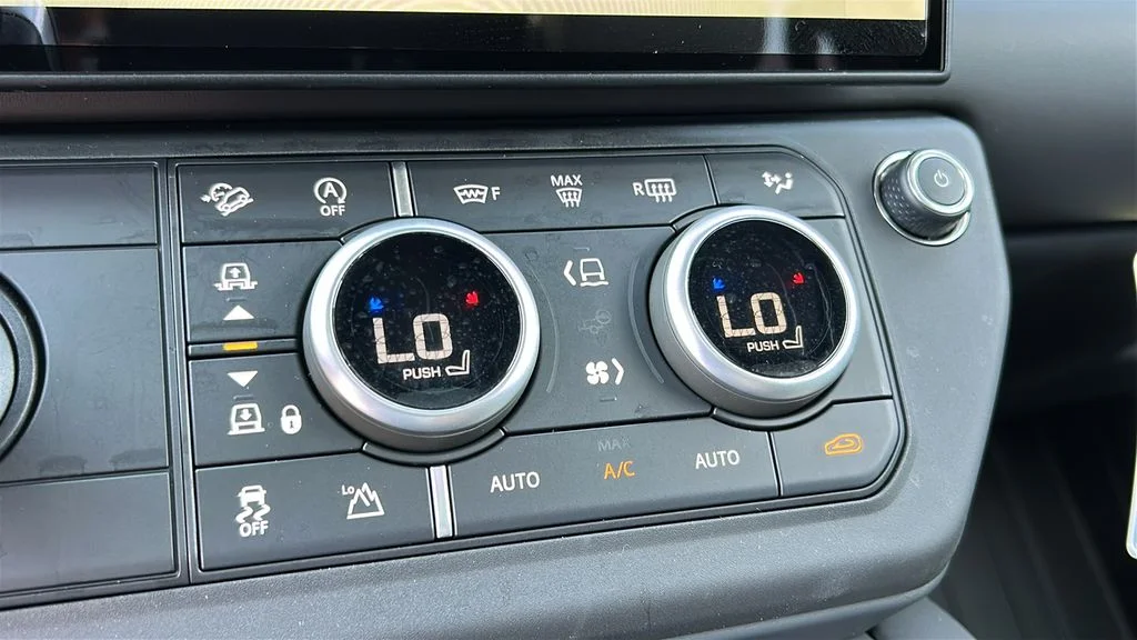 New 2026 Borasco Grey LAND ROVER X-Dynamic SE image 19