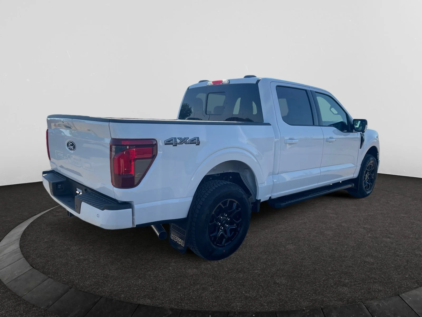 New 2026 Oxford White Ford XLT image 5