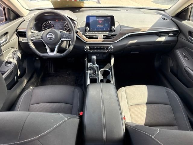 Used 2024 Silver Nissan 2.5 SV image 16