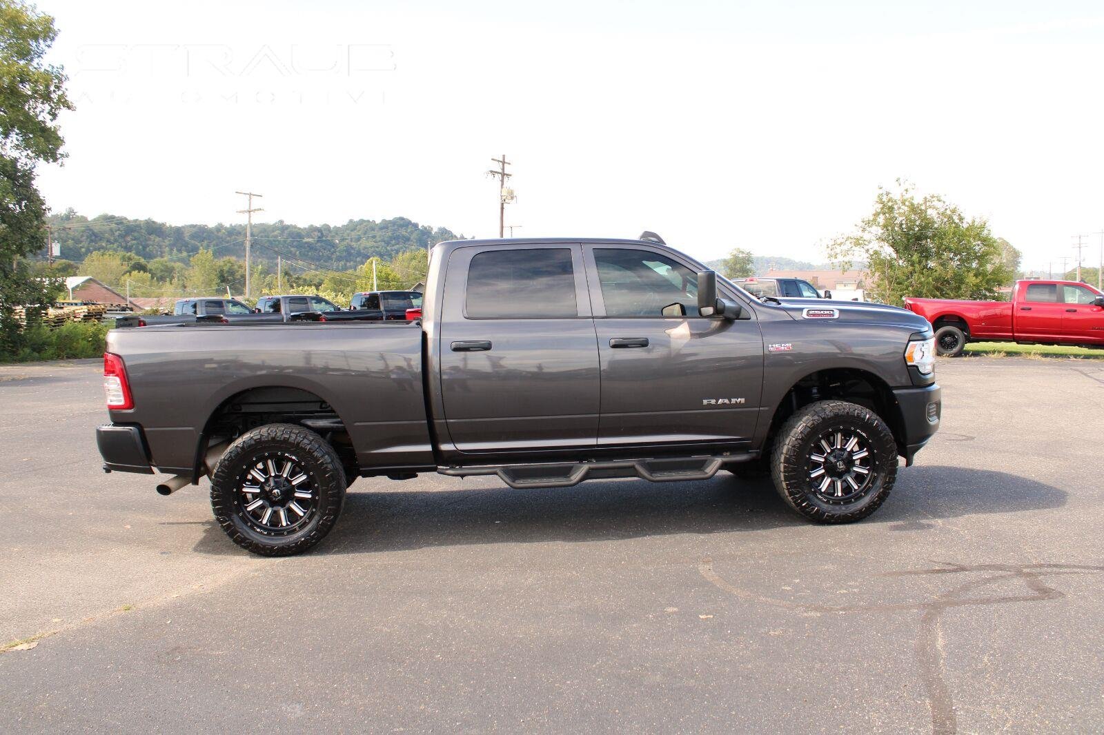 Used 2021 Granite Crystal Metallic Clearcoat Ram Tradesman image 9