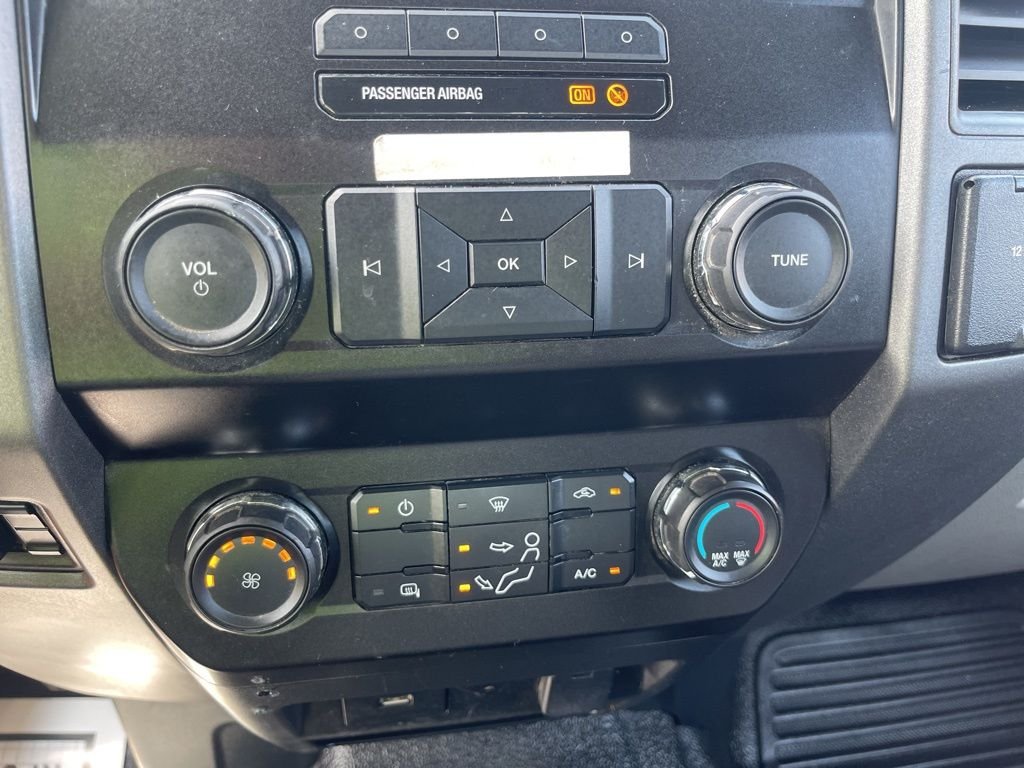 2019 Ford F-350 Super Duty Chassis Cab XL - Photo 35