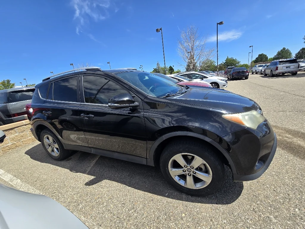 Used 2015 Black Toyota XLE image 6
