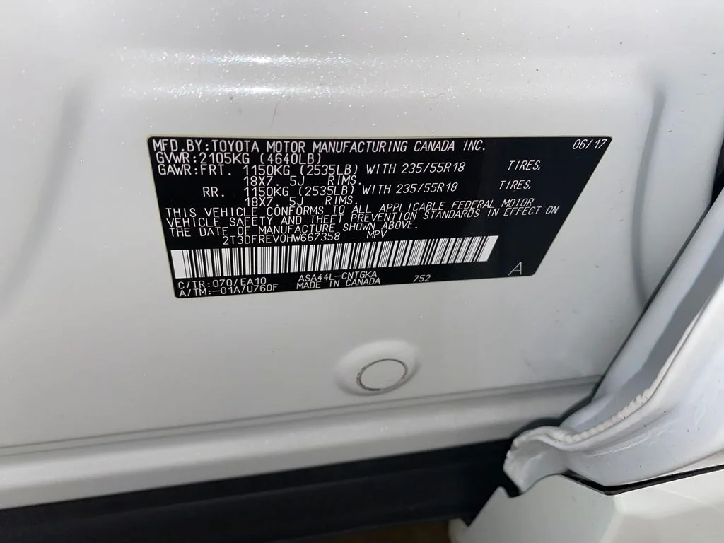 Used 2017 White Toyota Platinum image 32
