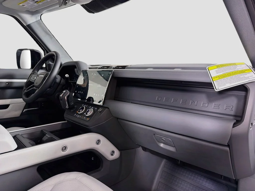 2026 Land Rover Defender X-Dynamic SE - Photo 31
