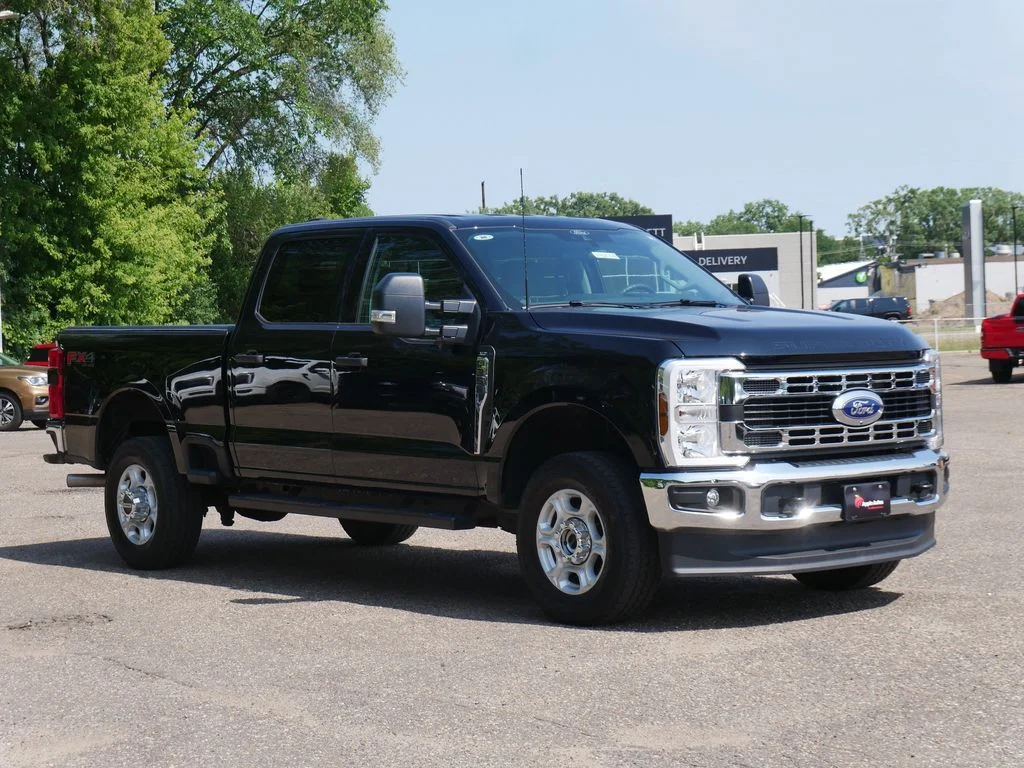 Used 2025 Black Ford XLT image 1