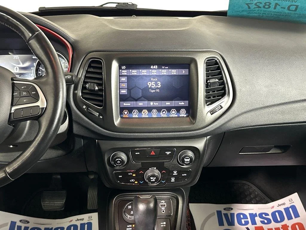 Used 2018 Redline Pearlcoat Jeep Trailhawk image 28