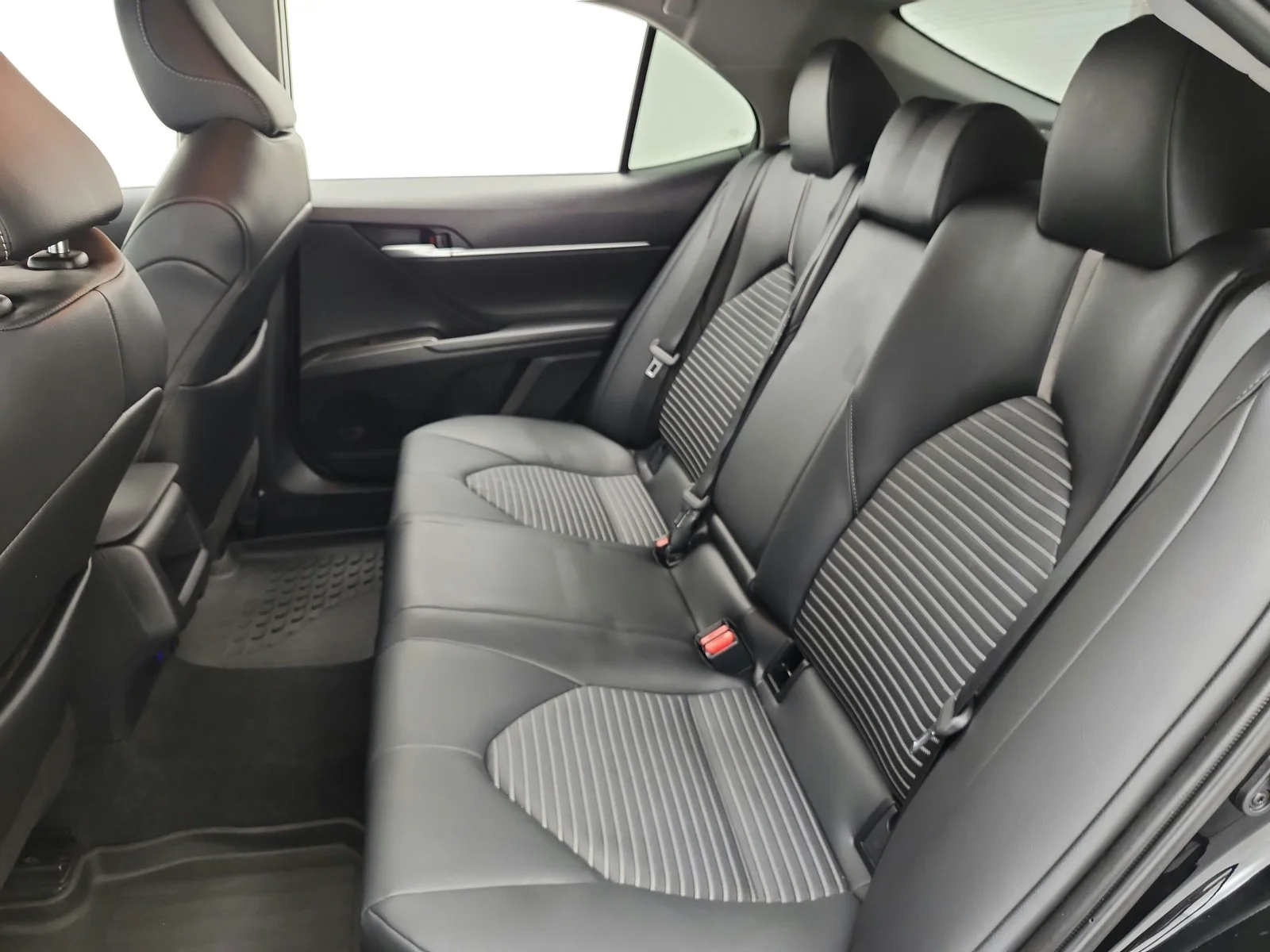 Used 2024 Midnight Black Metallic Toyota SE Auto (Natl) image 13