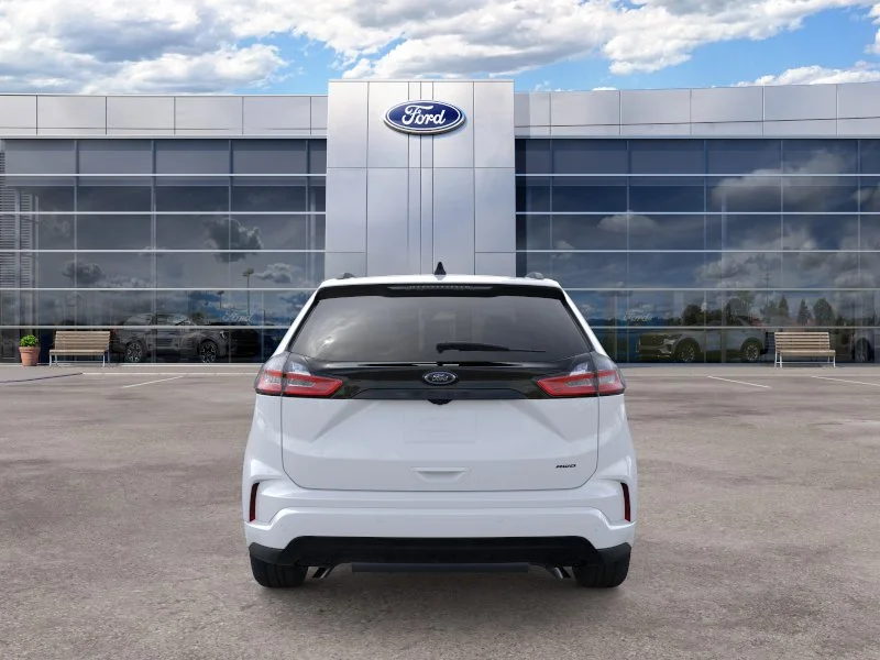 New 2023 Oxford White Ford SE image 5