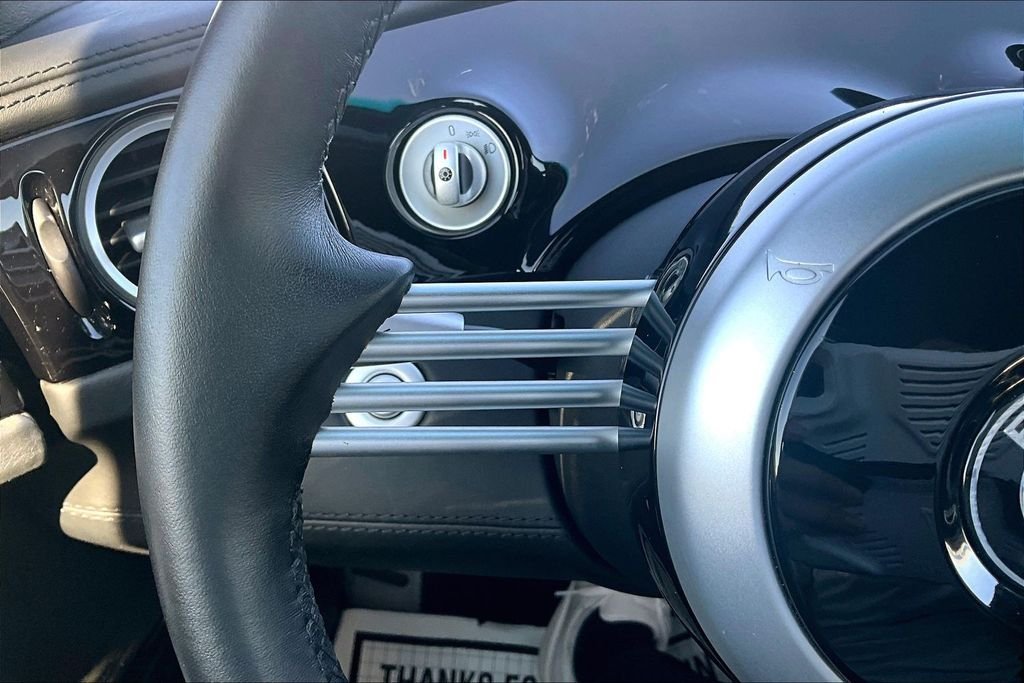 Used 2001 Black BMW Base image 20