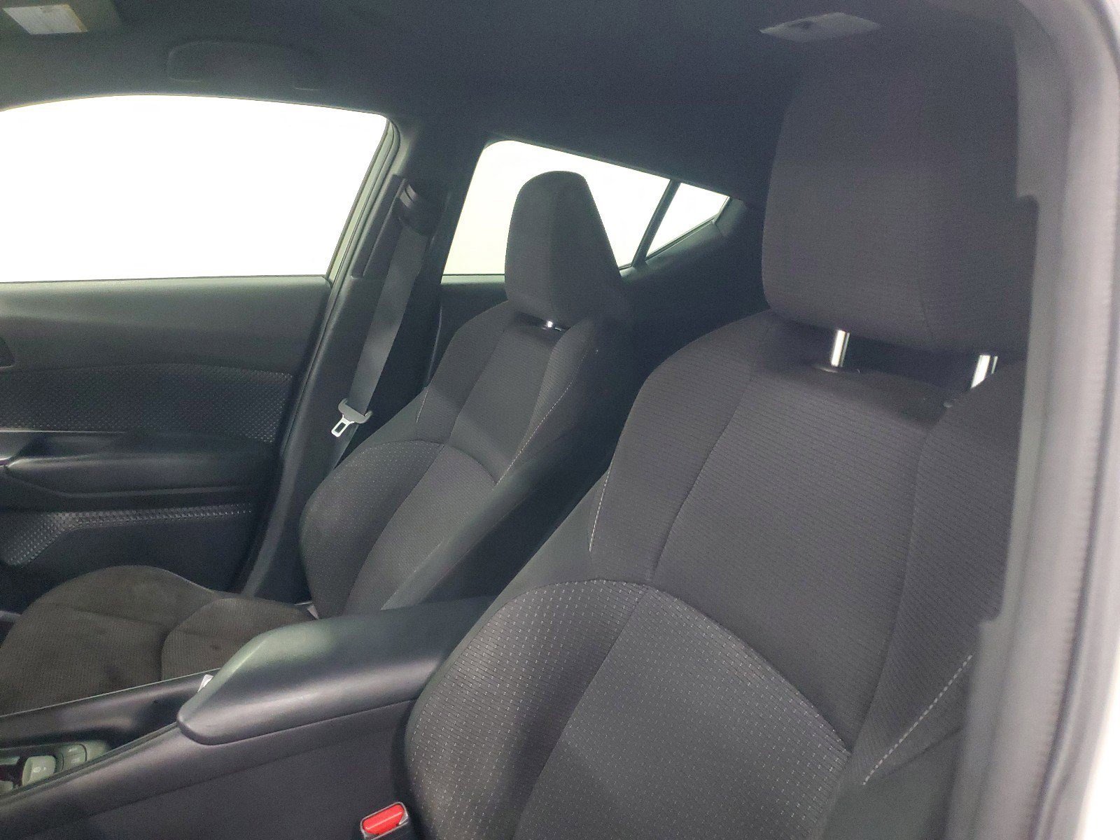 Used 2018 Blizzard Pearl Toyota XLE image 18
