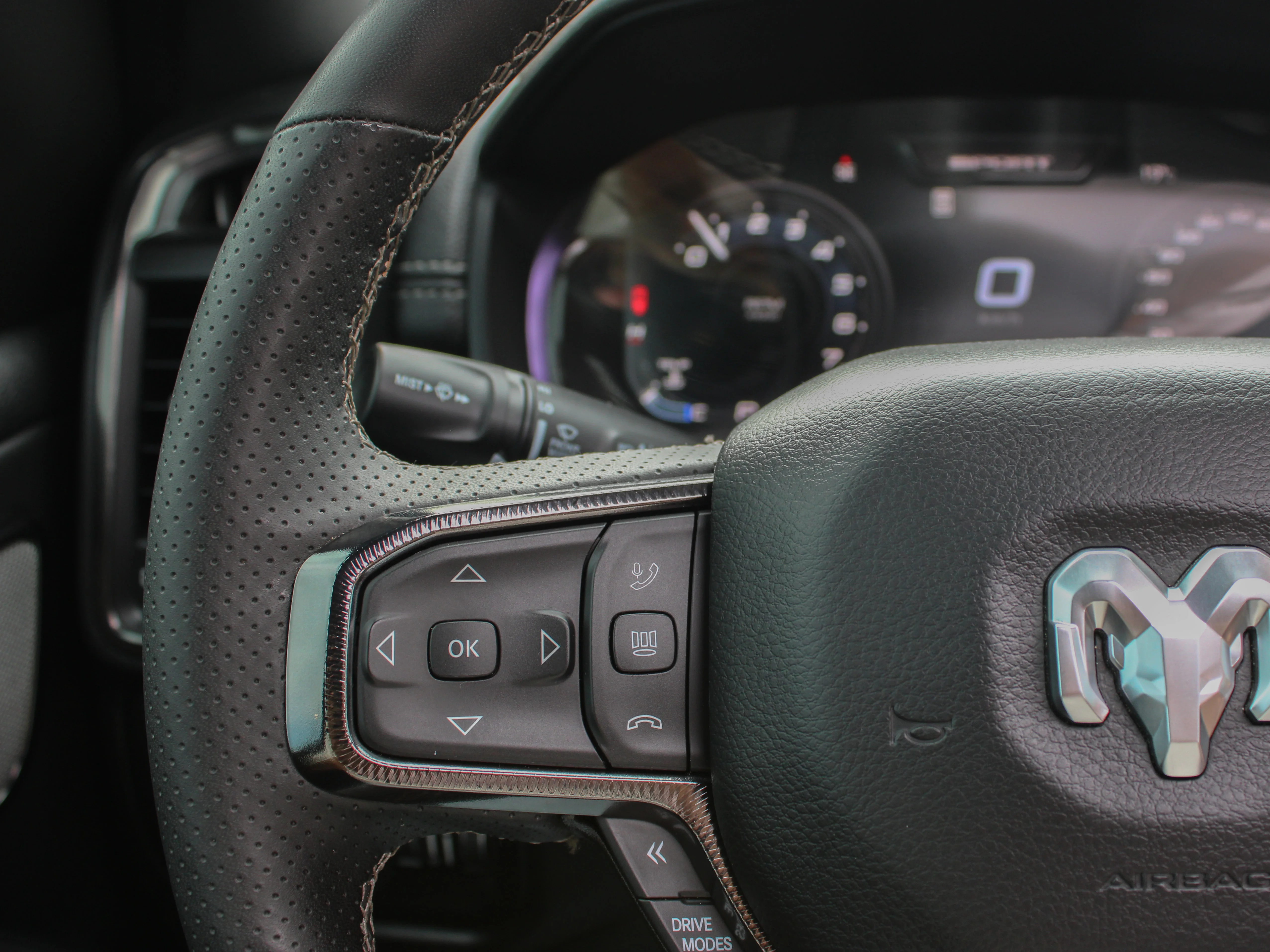 Used 2025 White RAM Sport* | Heated/Ventilated Front Seats | Heated Rear Seats | Panoramic Sunroof | image 23