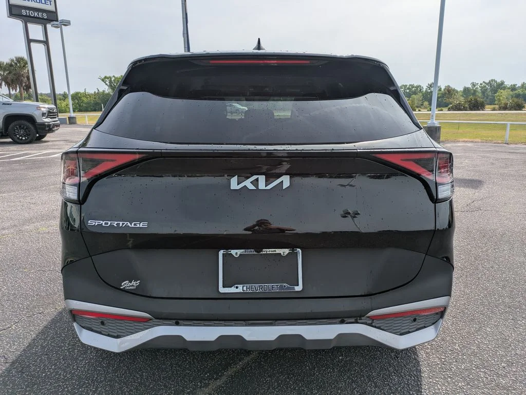 Used 2023 Black Kia EX image 6