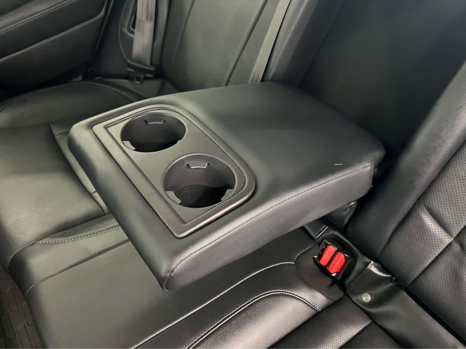 Used 2022 Ice Silver Metallic Subaru Limited image 25