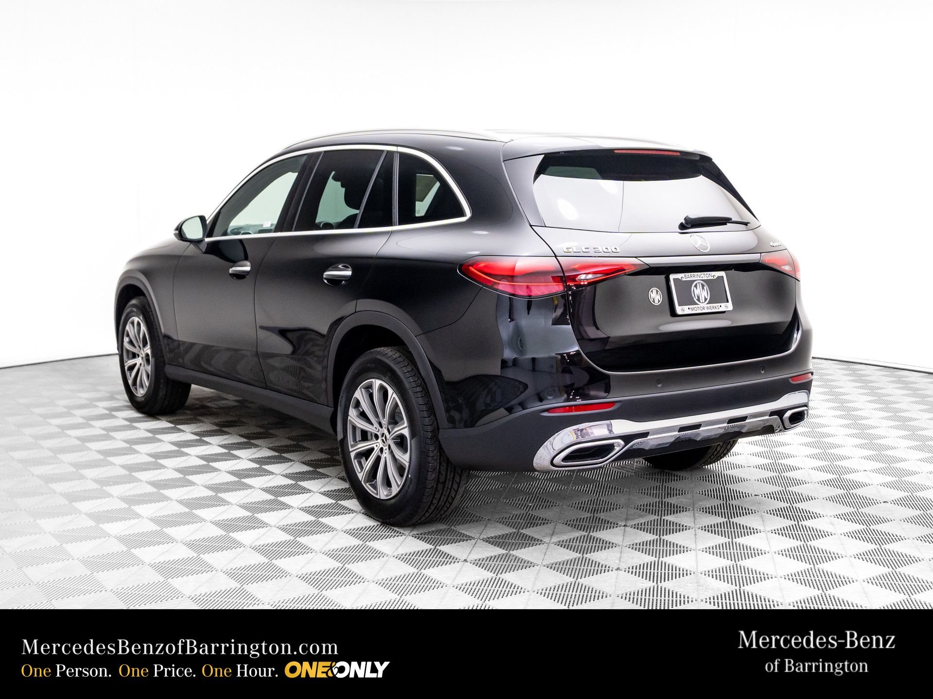 New 2026 Black Mercedes-Benz GLC 300 image 3