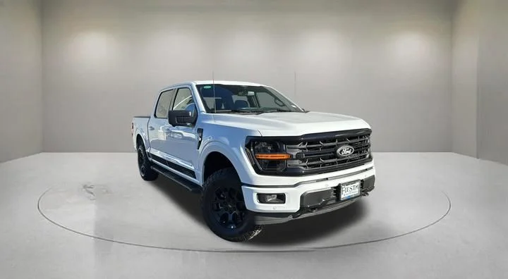 New 2026 Oxford White Ford XLT image 1