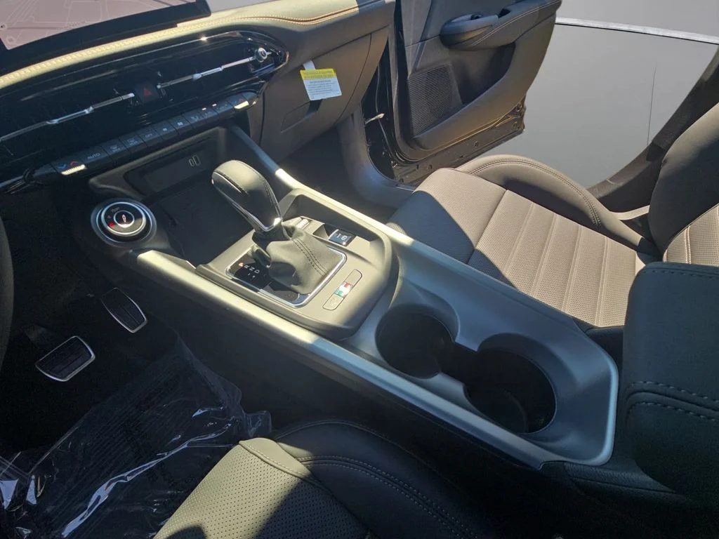 New 2026 Alfa Black Exterior Paint Alfa Romeo Base image 25