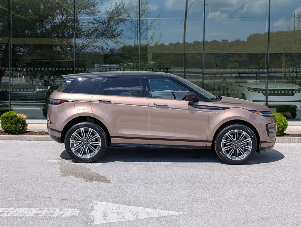 New 2026 Corinthian Bronze Land Rover Dynamic image 7
