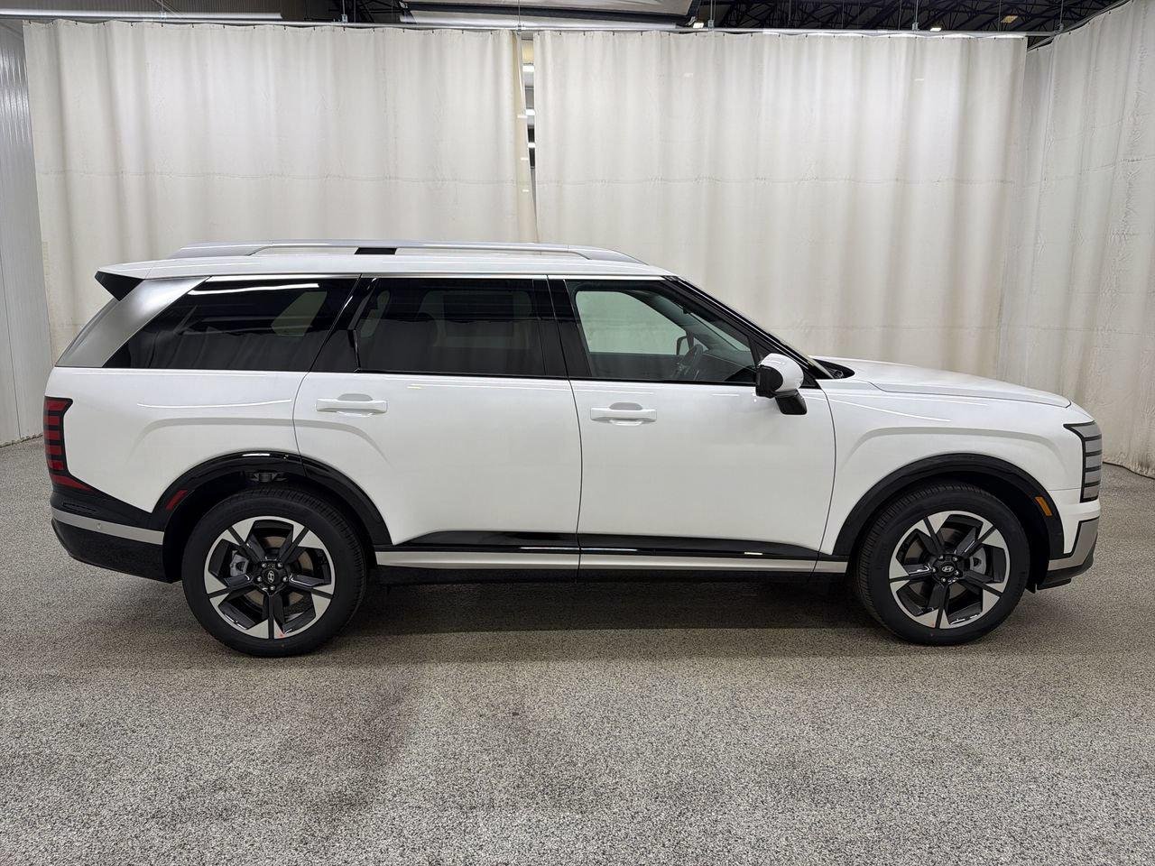 New 2026 Creamy White Pearl Hyundai Limited image 5