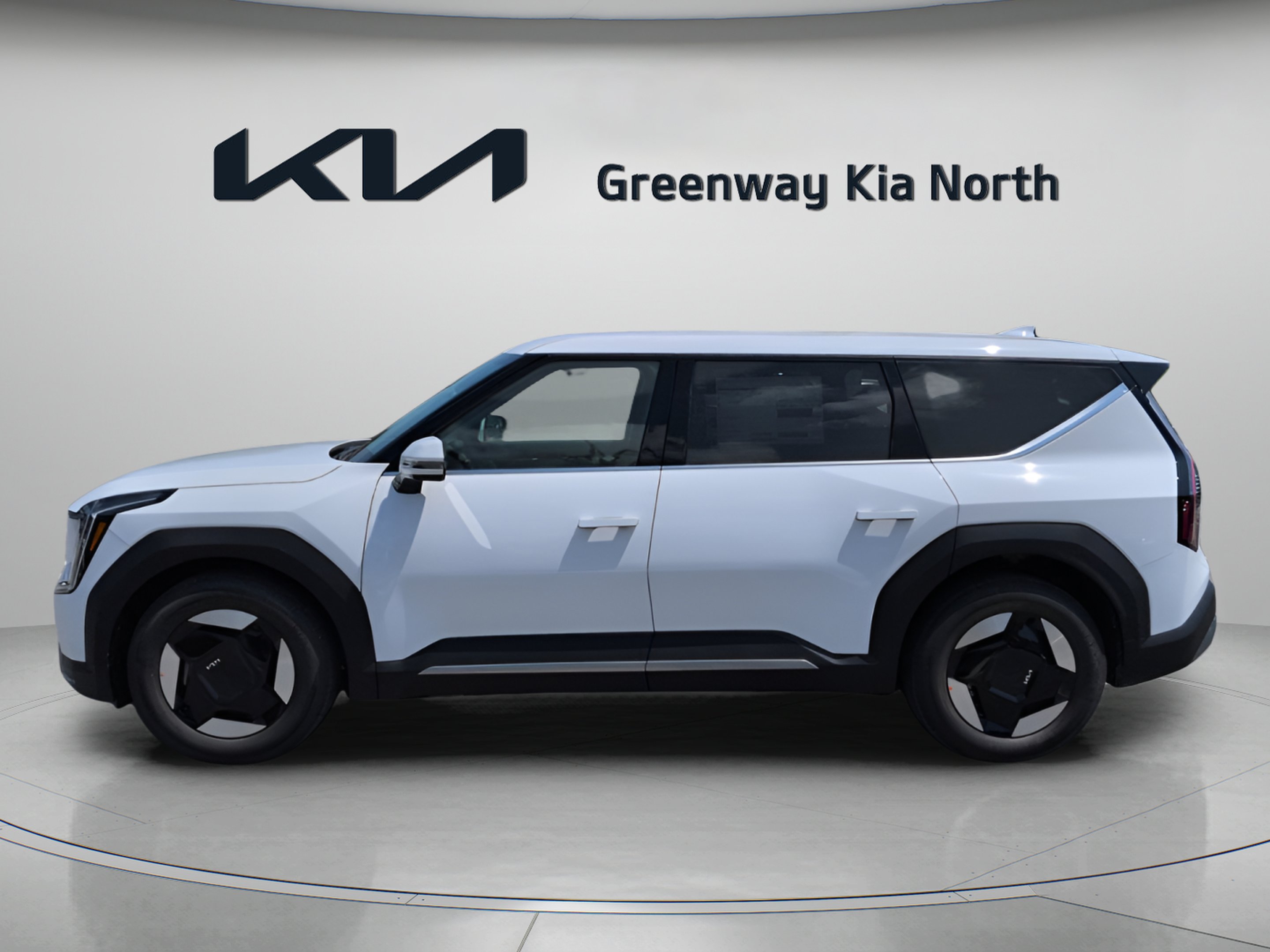 New 2026 Glacial White Pearl Kia Light RWD image 5
