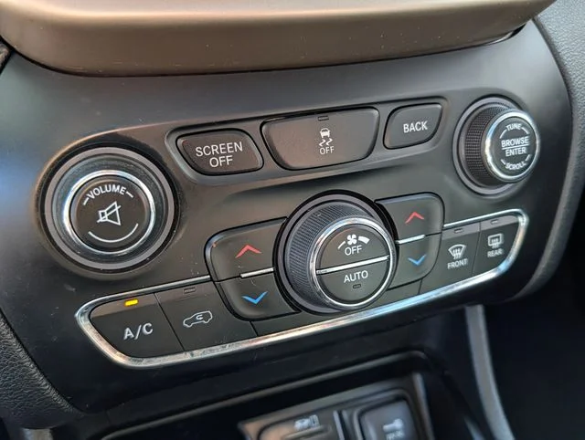 Used 2016 Gray Jeep Limited image 25