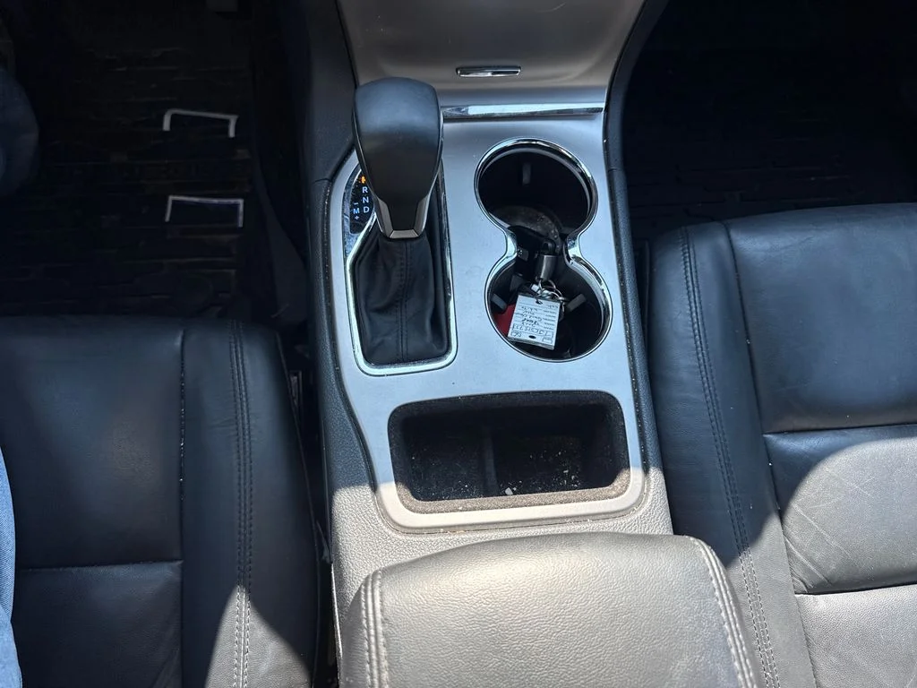 Used 2018 Bright White Clearcoat Jeep Limited image 23