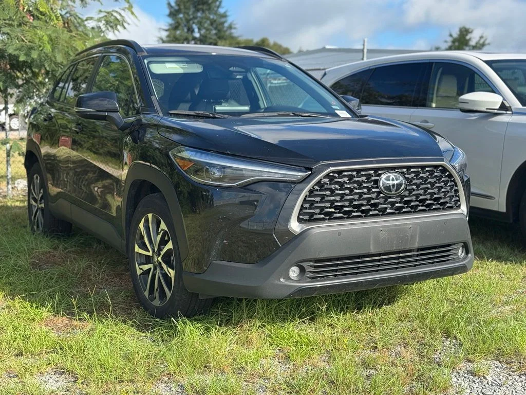 Used 2025 Black Toyota XLE image 2