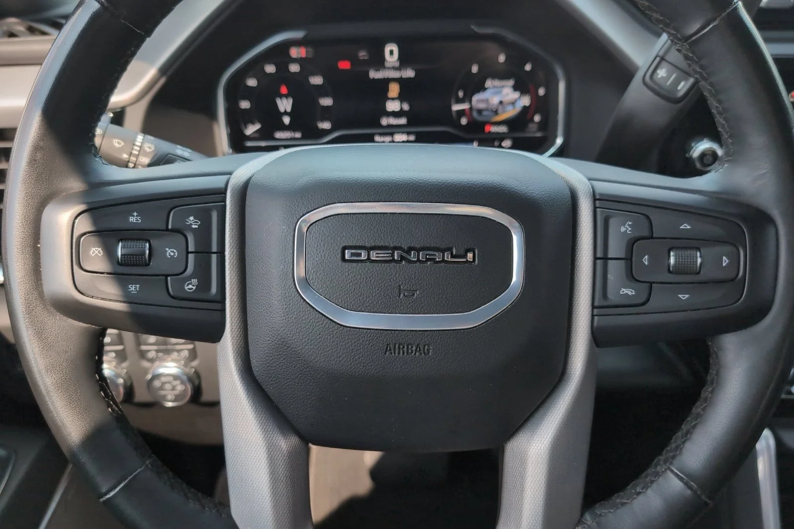 Used 2024 White Frost Tricoat GMC Denali image 24