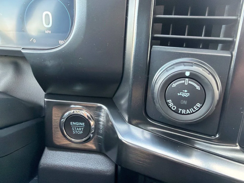 New 2027 Agate Black Metallic Ford F-350® Lariat® image 28