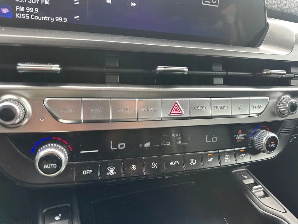 Used 2024 Silver Kia S image 18