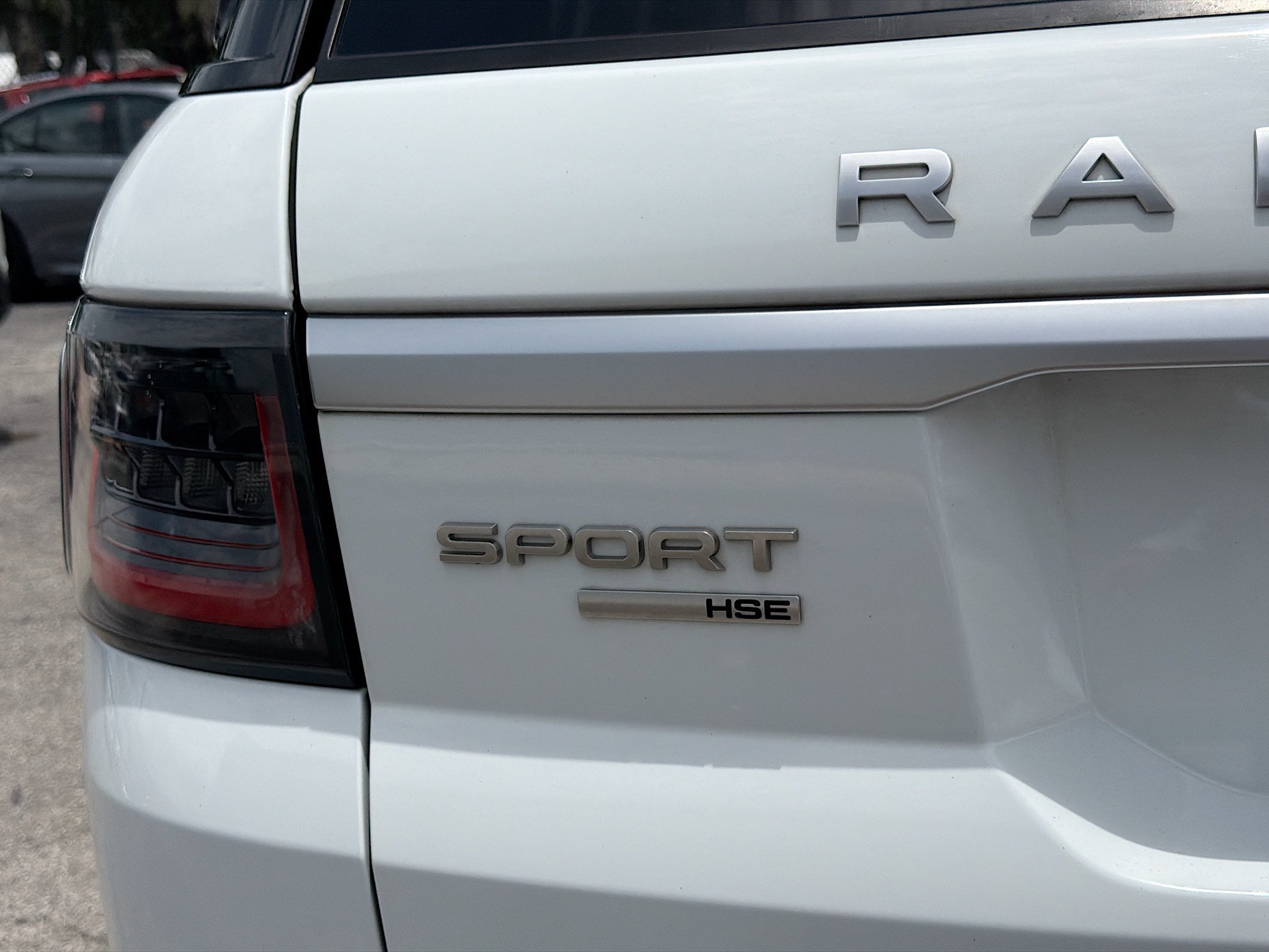 Used 2019 Fuji White Land Rover HSE image 10