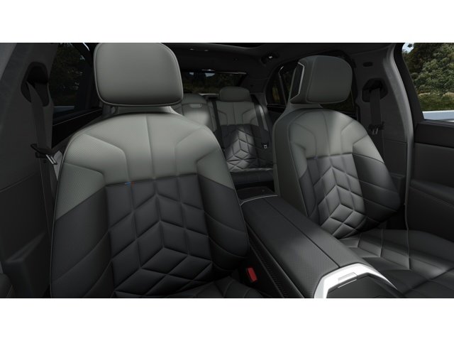 New 2027 Mineral White Metallic BMW 740i xDrive image 11