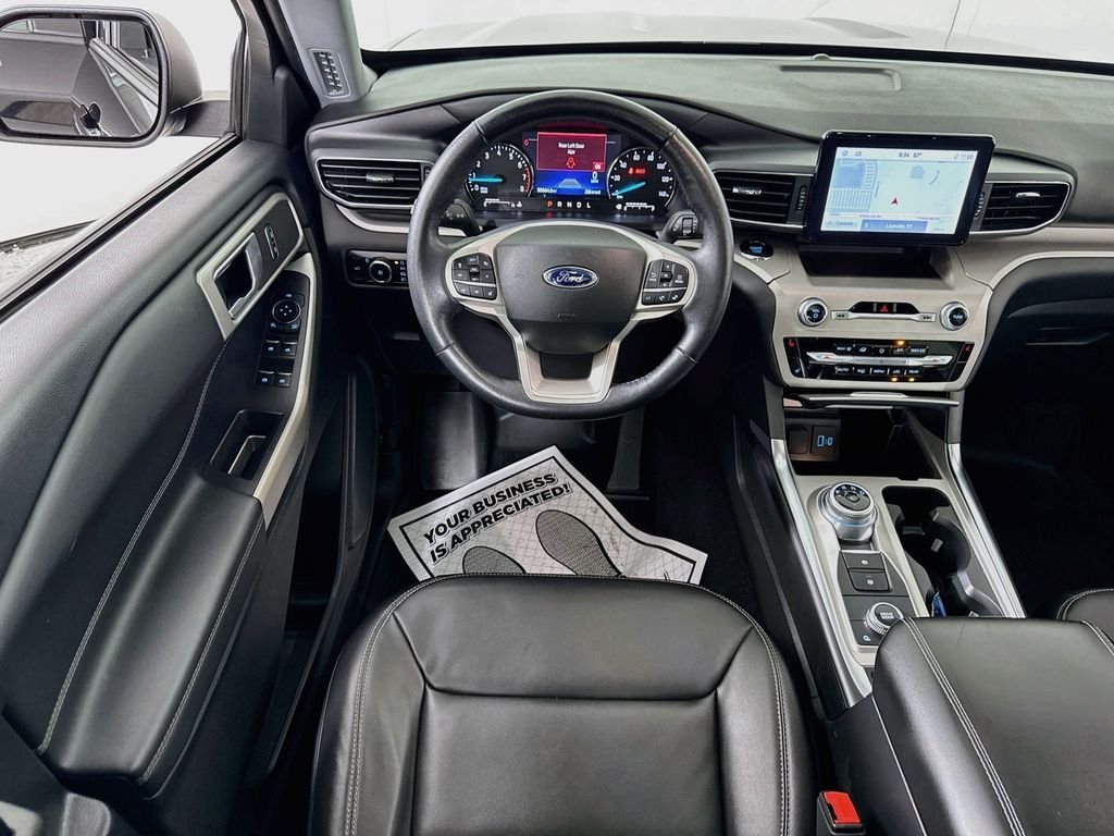 Used 2023 Agate Black Metallic Ford XLT image 4