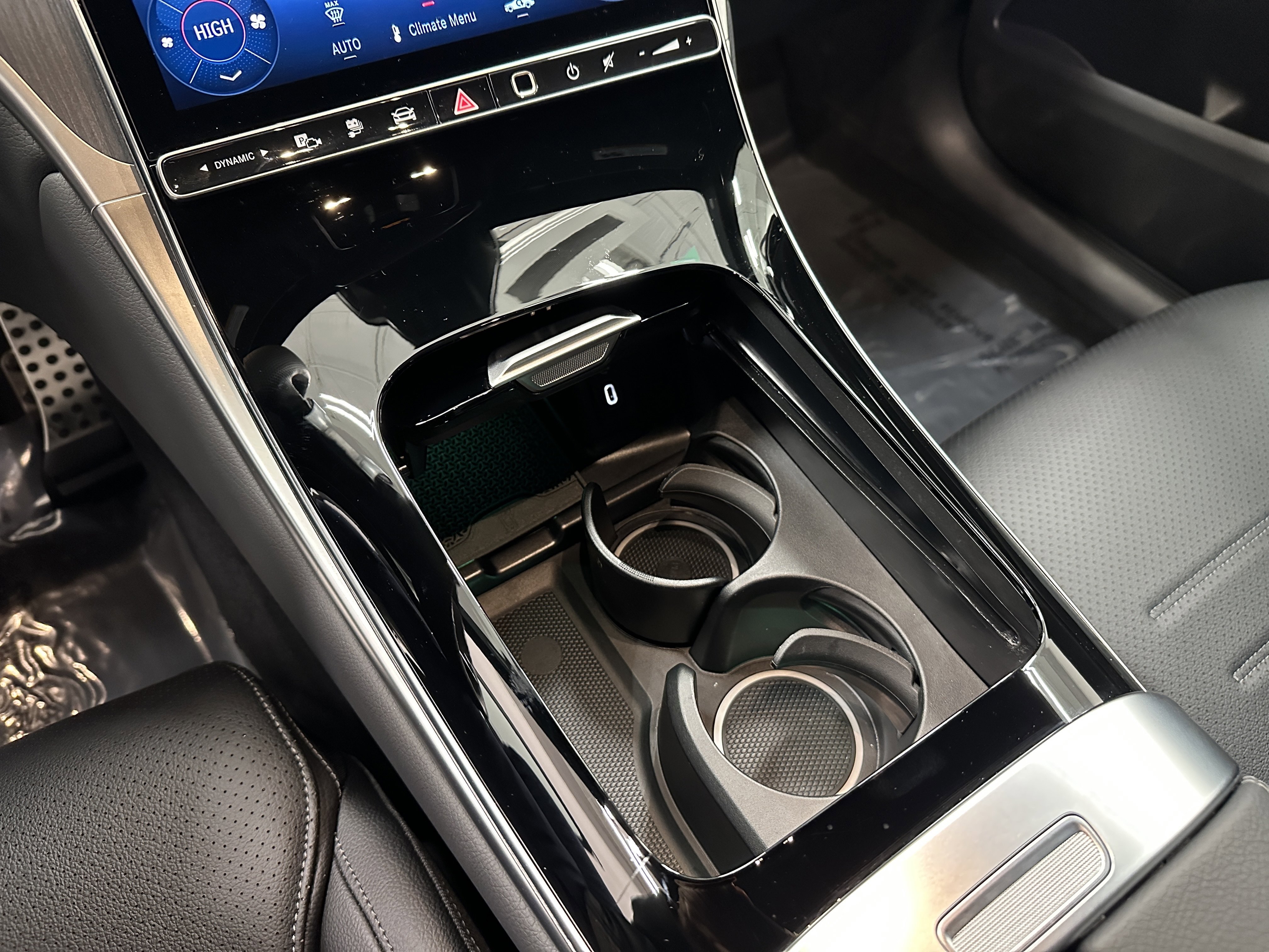 2025 Mercedes-Benz GLC Base - Photo 32