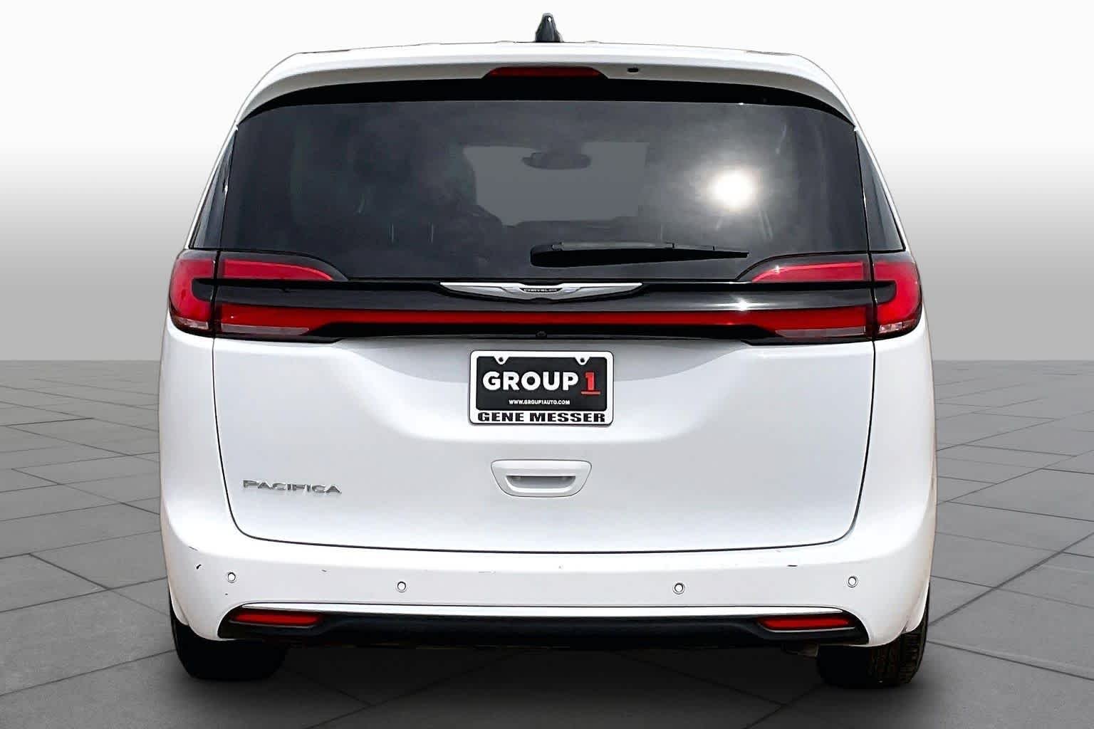 Used 2023 Bright White Clearcoat Chrysler Touring L image 5