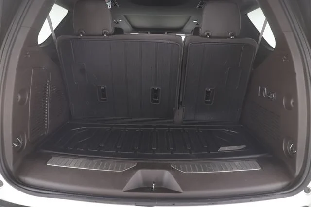Used 2024 White GMC Denali image 32
