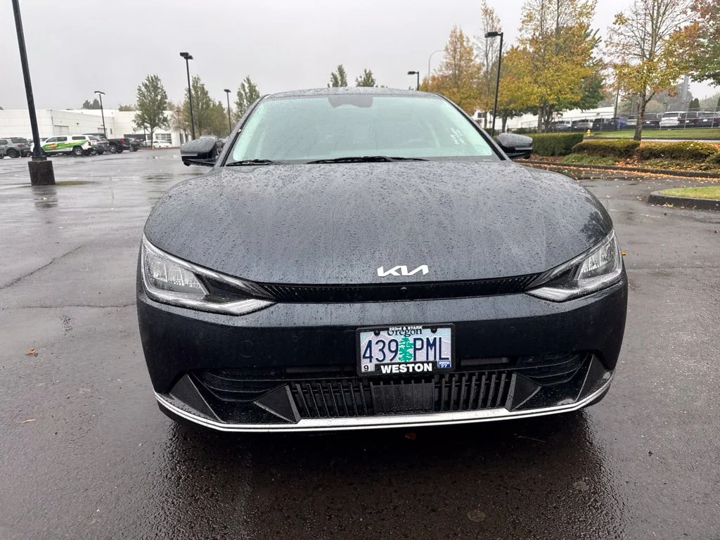 Used 2023 Blue Kia Wind image 2