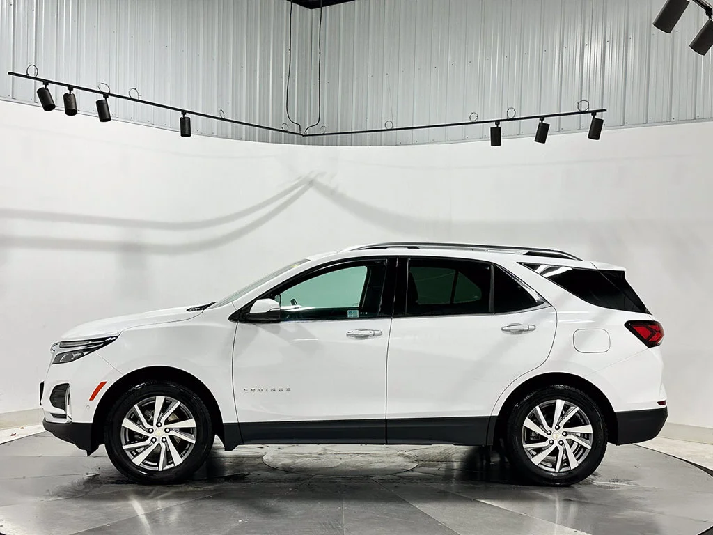 Used 2024 Summit White Chevrolet Premier image 17