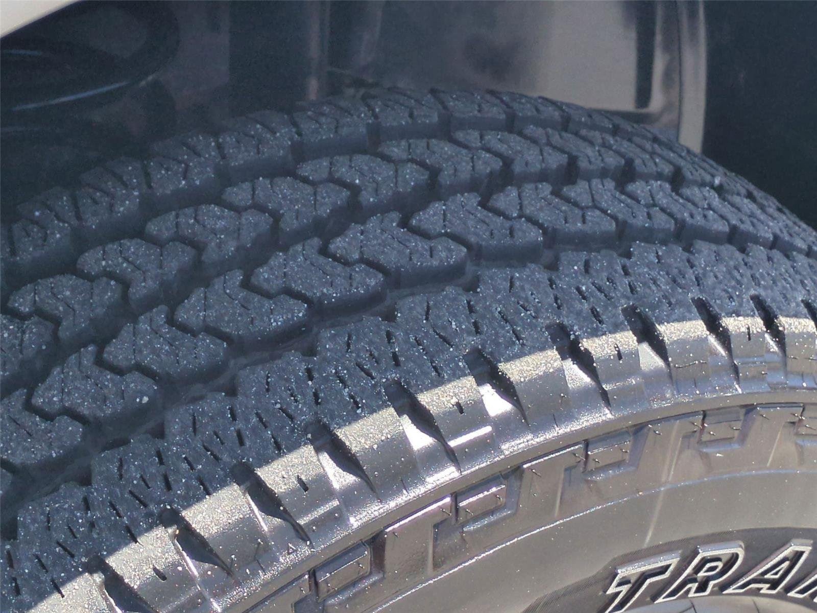 Used 2024 Billet Silver Metallic Clearcoat Ram Laramie image 13
