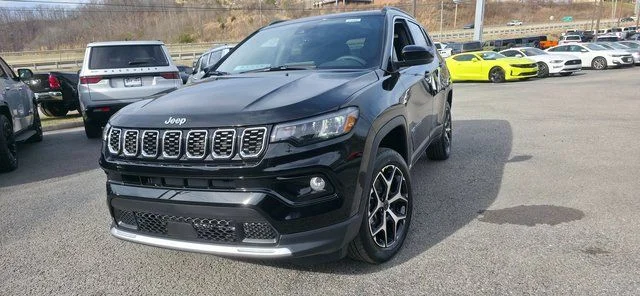 New 2026 Diamond Black Crystal Pearl-Coat Exterior Paint Jeep Limited image 4